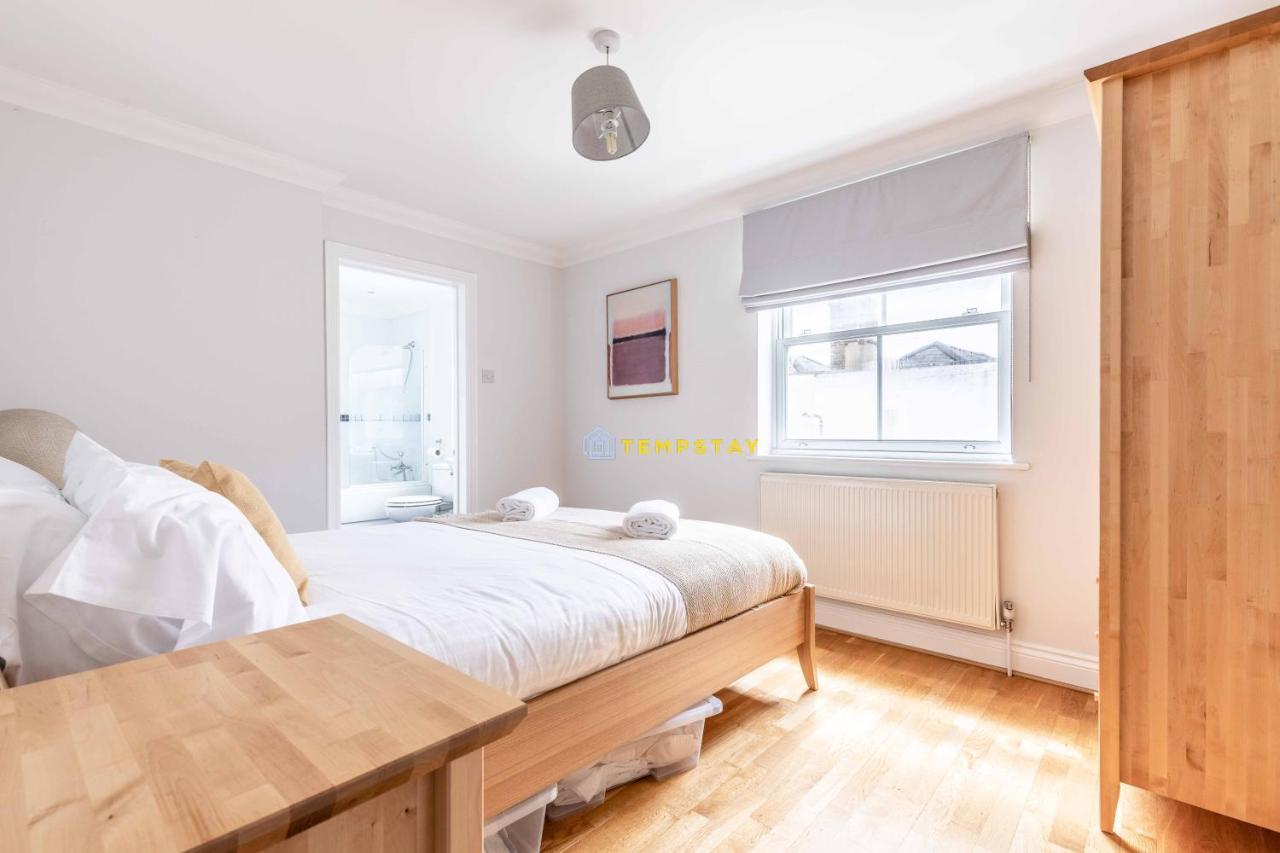 Perfect Spot In Central Windsor & Free Parking! Экстерьер фото